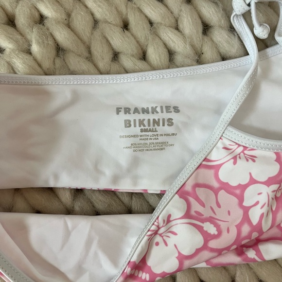 FRANKIE’S BIKINIS HAWAIIAN FLORAL PRINT BATHING SUIT NWOT - Picture 5 of 5